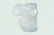 写真2-1　ベリリウムが検出されたブルーサファイア原石