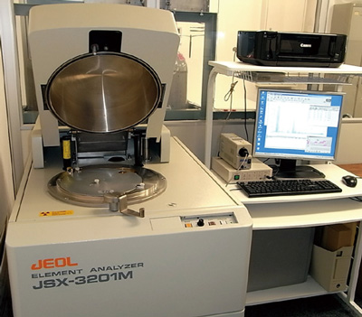 Fig.２　蛍光X線分析装置　日本電子製JSX-3201M