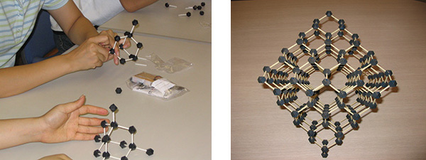 図１ ダイヤモンドの結晶模型。 (左) のように黒い玉を繋いでいくと(右)のような模型ができる。