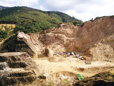 Bawmar鉱山全景