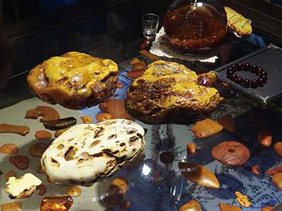 Nida(ニダ)の「Amber Museum」の巨大なこはく展示