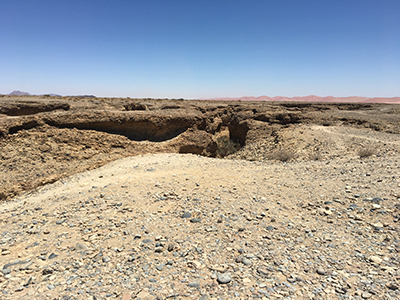 砂漠の下に広がるセスリウム渓谷