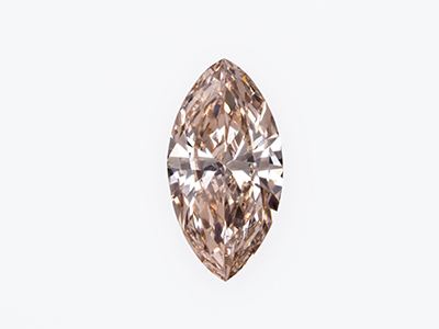 図１：LPHT処理されたCVD合成ダイヤモンドFancy Brown Pink相当、0.192ct