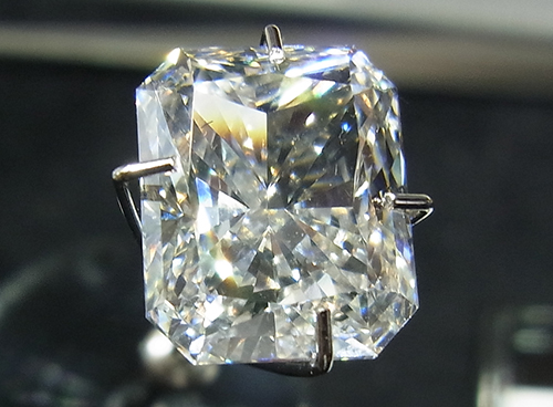 合成ダイヤモンド：知っておきたい基礎知識から最新情報まで | 中央 