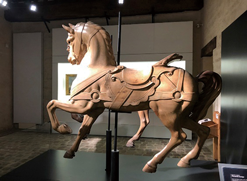 03-30馬の博物館の木馬RGB200-506