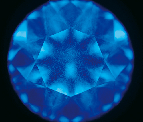 図11． Ⅱ型天然ダイヤモンドのDiamondViewTM像の一例。明瞭なモザイク模様が認められる