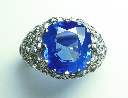 写真–1：カシミール産非加熱ブルー・サファイア8.88ctのリング