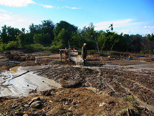 写真–32：パイリン地区の採掘場（カンボジア）
